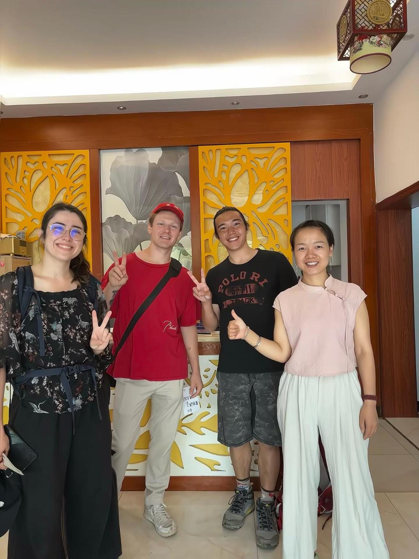Yijingju Humanistic Inn Чжанцзяцзе Екстер'єр фото